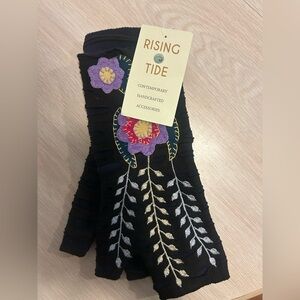 Rising Tide Black Gloves with Floral Embroidery